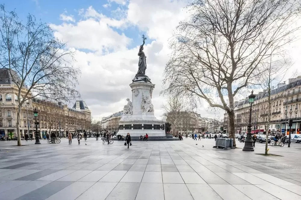 Luxury AC 3BDR Le Marais I by Livinparis