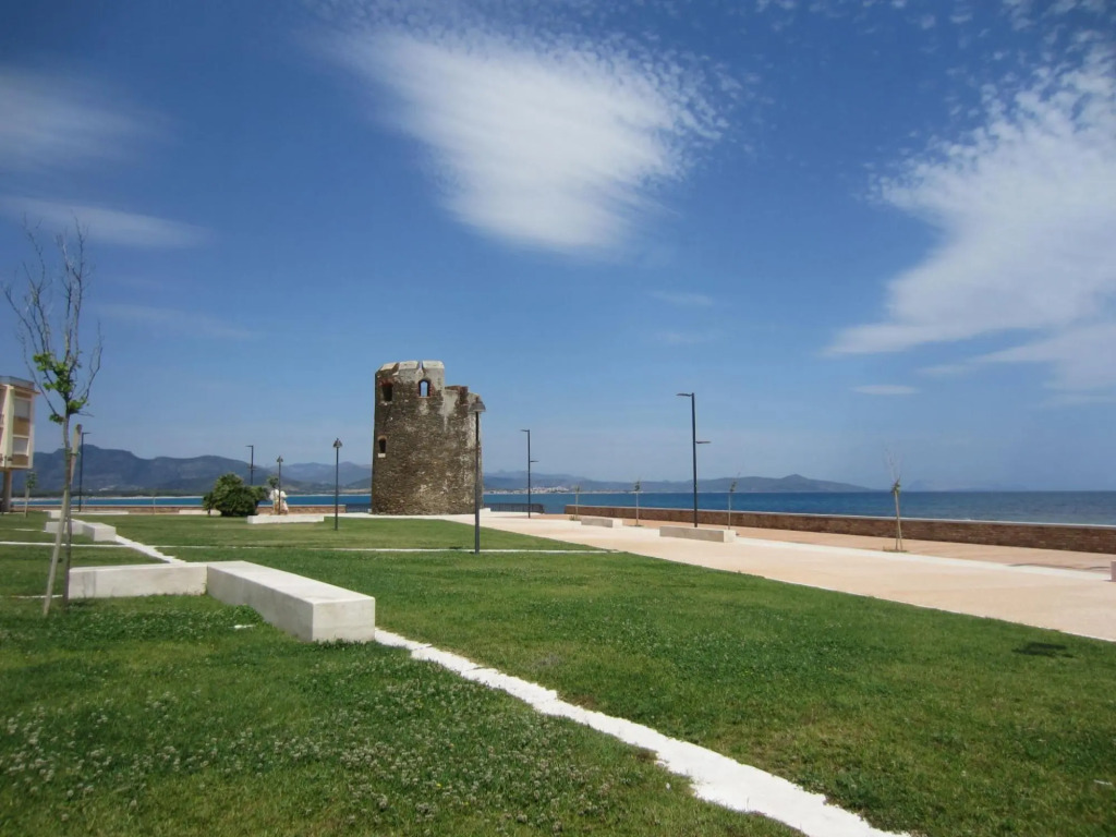 Holiday home surrounded by greenery 100 meters from the sea shore in the town of San Giovanni di Pos-Appartamento Aeres