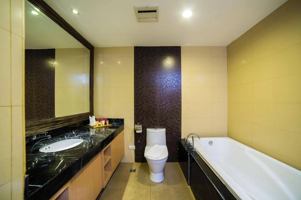 OYO 1235 Palette Torre Venezia Suites