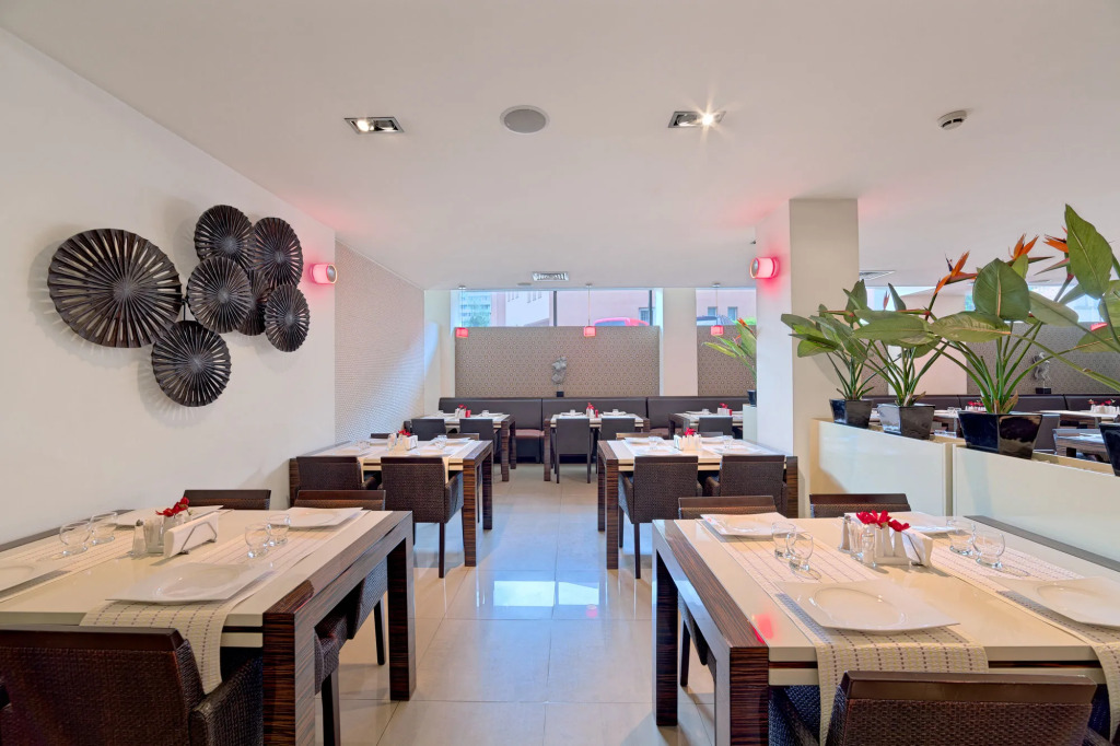 Hotel Cubix