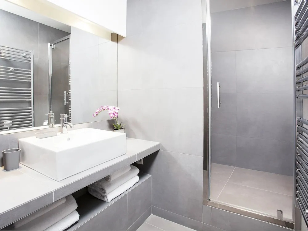 Luxury 3BDR Le Marais II by Livinparis