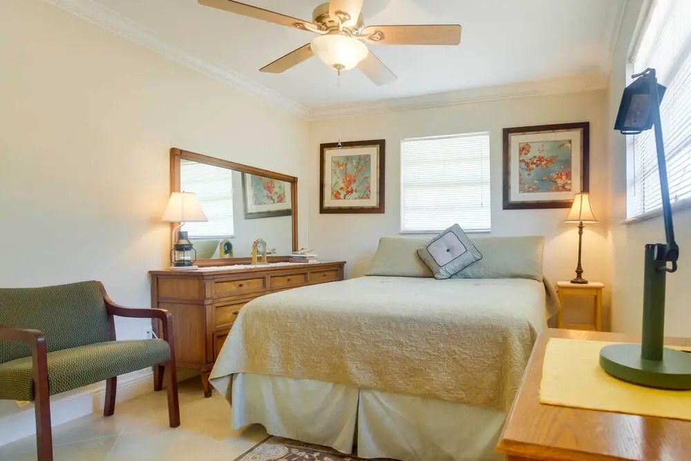 Charming Home w/ Patio Near Vanderbilt Beach