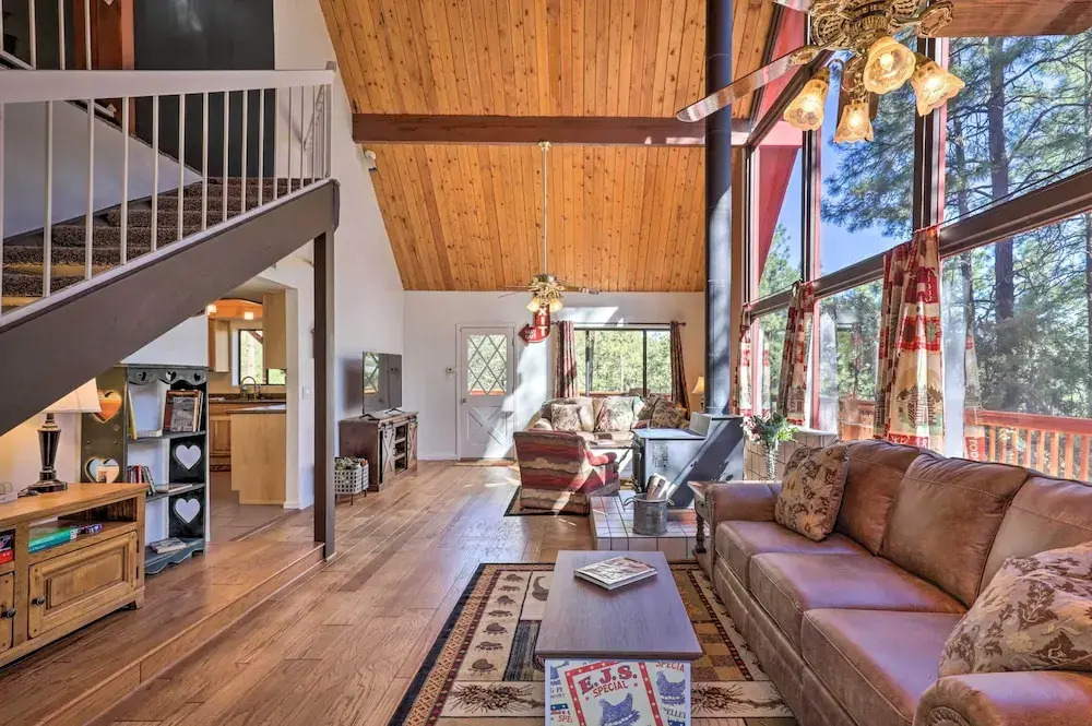 3 Mi to Downtown: Cabin w/ Gas Grill in Prescott