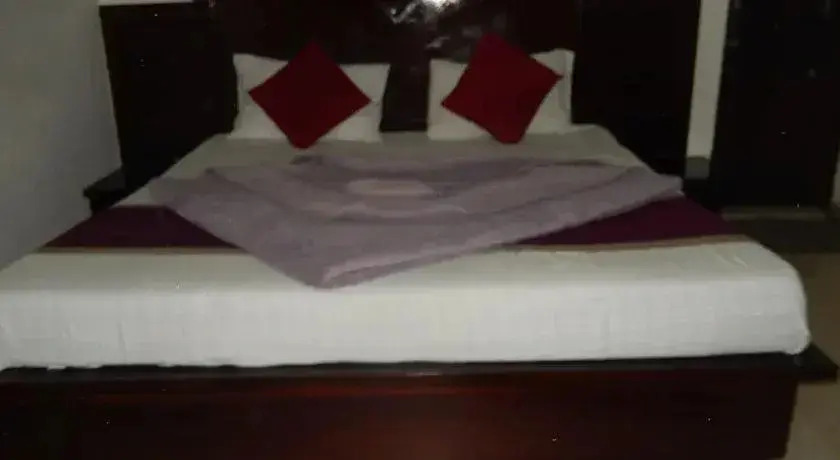 White House Tourist Lodge