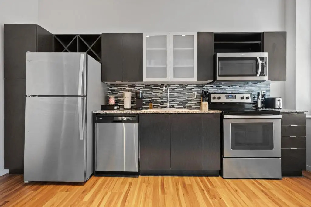 Lavish Best Central Location with Unmatched Amenities 407