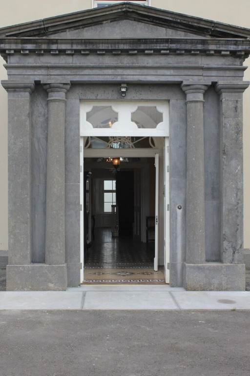 Woodville House