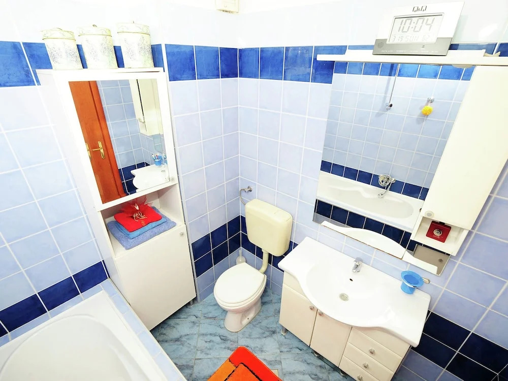Colourful Apartment in Dalmatia With Furnished Balcony