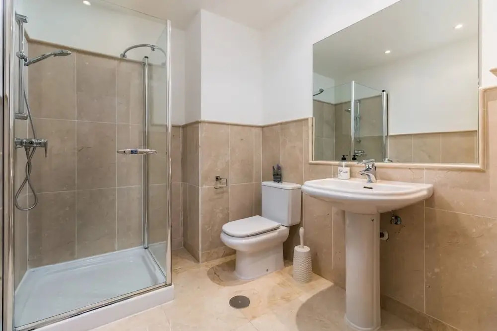 Charming 4-Bed Villa in San Roque