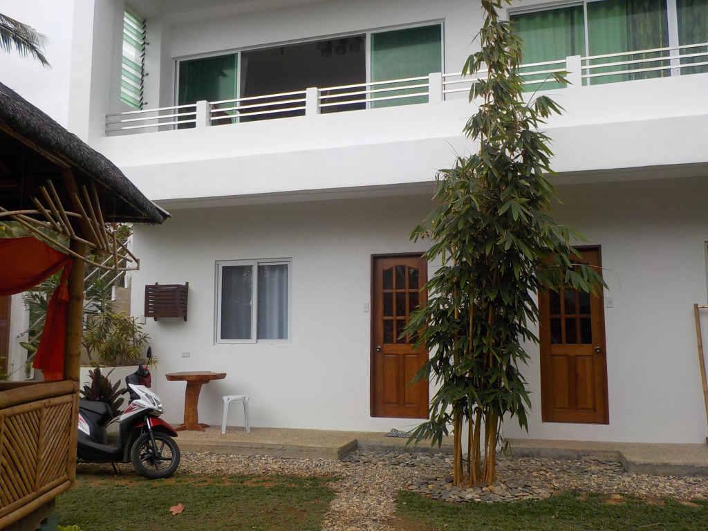 HangOut Beach & Resort