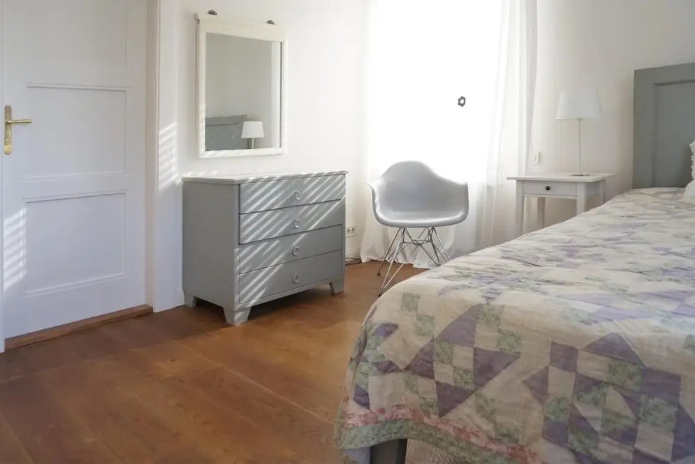 Embassy Row BnB