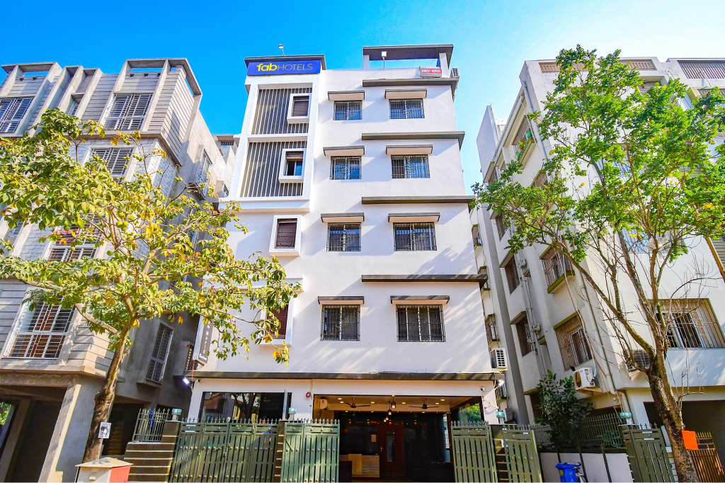 FabHotel Dreamworld Residency - Nr Bisarjan Ghat