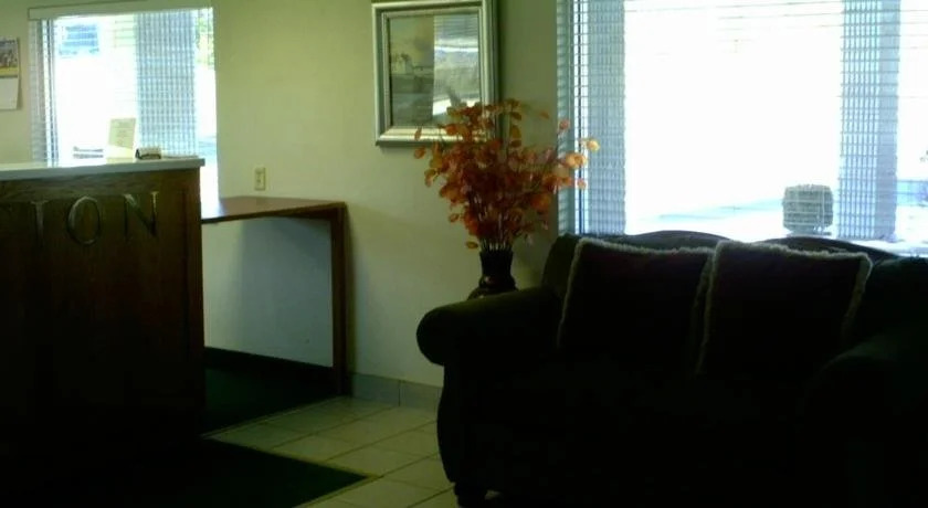 Campton Parkway Inn