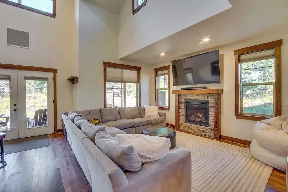 Suncadia Resort Townhome w/ Grill + Fireplace