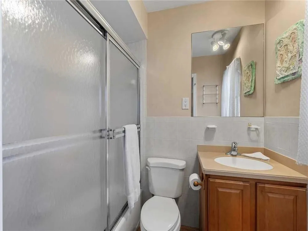 Jamaica Royale 101 - Two Bedroom Condo