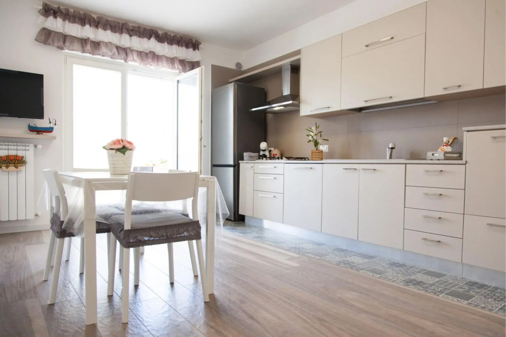 4 people, 1 bathroom, family friendly, central location, private terrace-La Casa dei Coralli