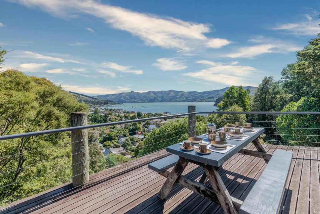 The Tree House - Akaroa Holiday Home