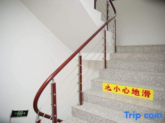 Qujing Yuanlaiyou Boutique Hotel
