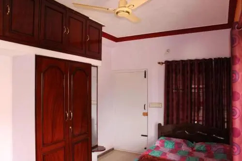 Pakolis Nest