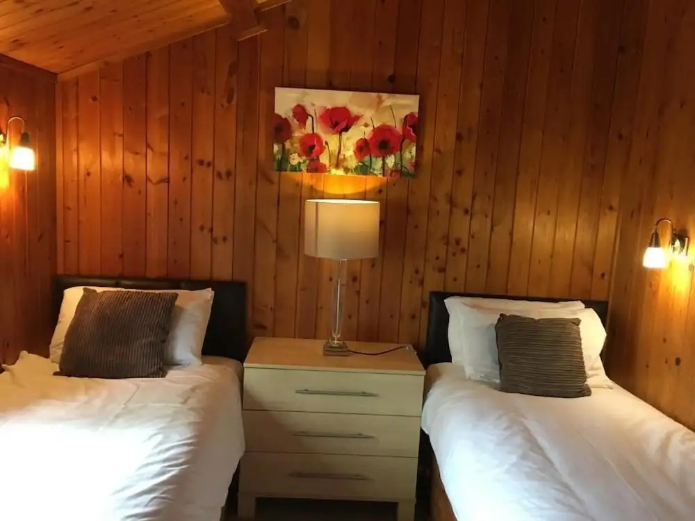Snowdrop 10-Hot Tub-Woodlandlodges-St Clears-Pembrokeshire