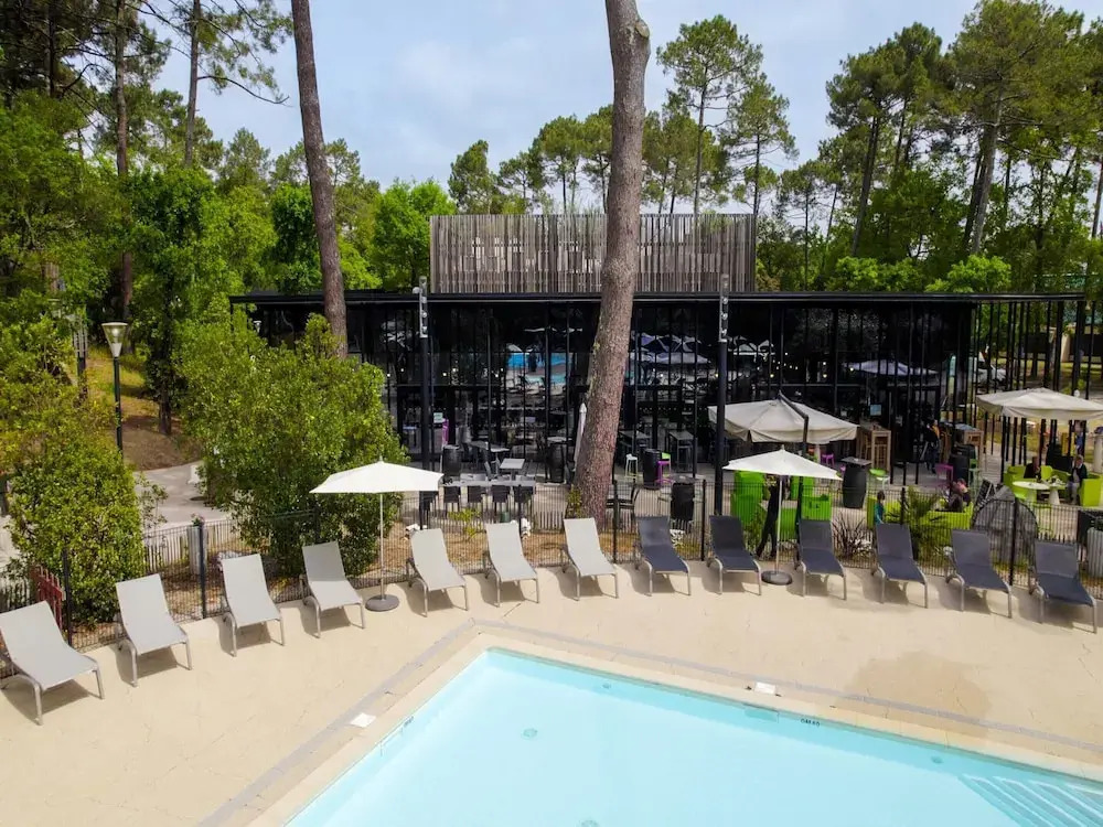 Apartment by Opal Coast Beach With Pool Access