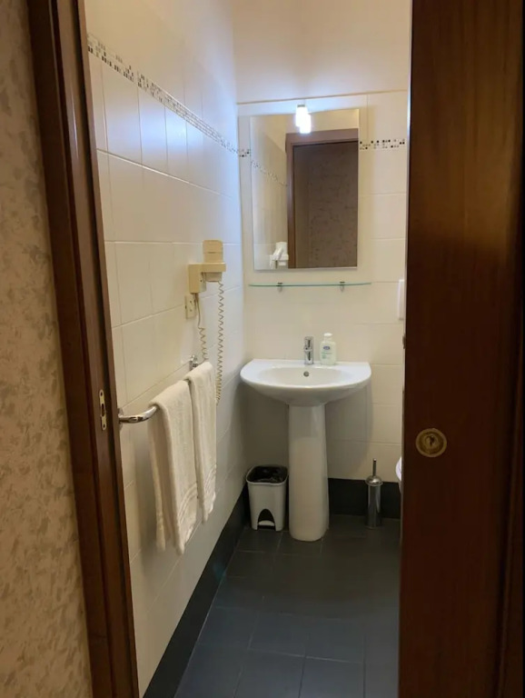 3 pax Studio, Month to Month Lease, Utility Costs Included