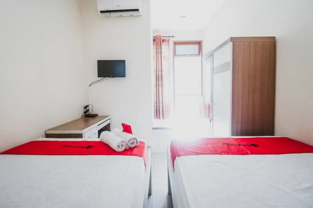 RedDoorz Plus near Semanggi