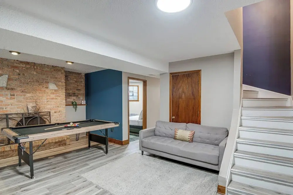 Pet-friendly W/pool Table: Walk to Wrigley Field