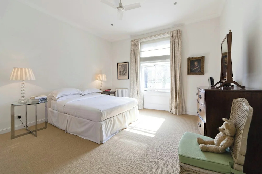 Bassett Road IV by Onefinestay