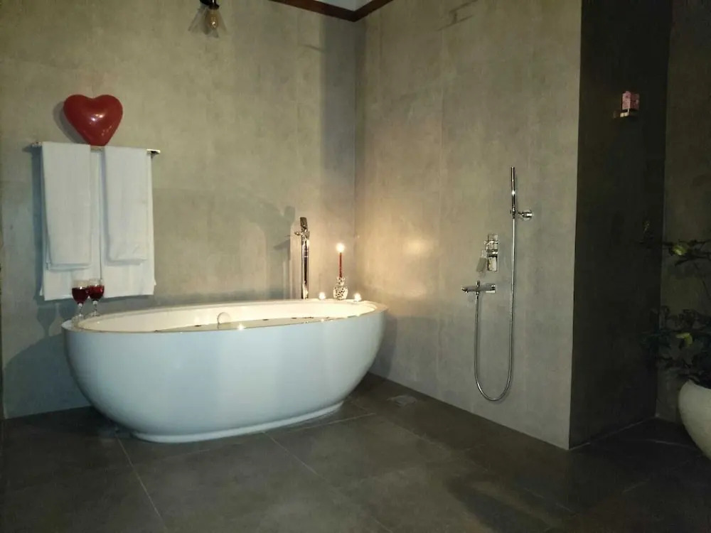 River Shades Hotel
