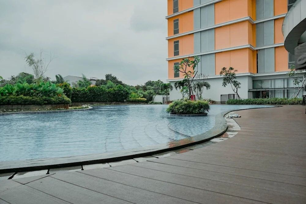 Nice And Comfort 2Br At Pejaten Park Apartment