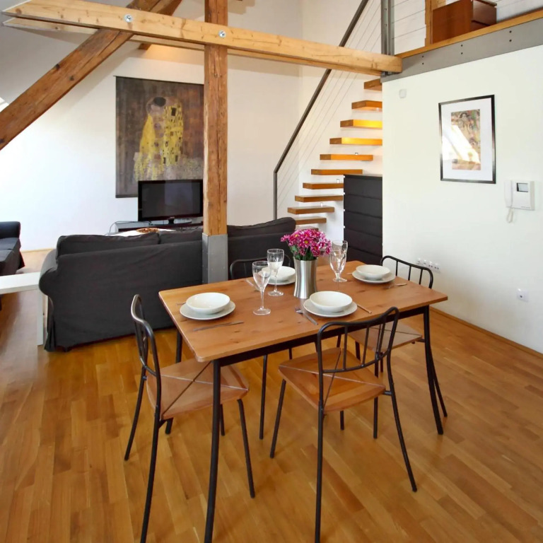 Riverside Palace Apartments
