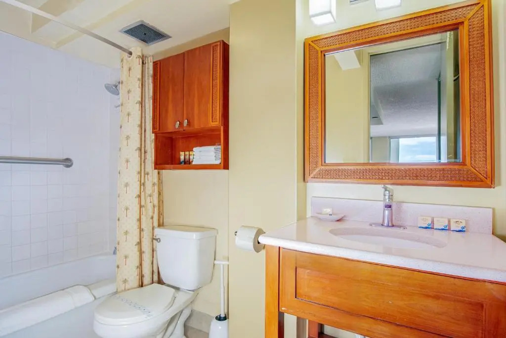 Beautiful Ocean View, 1 Block to the Beach, Split AC