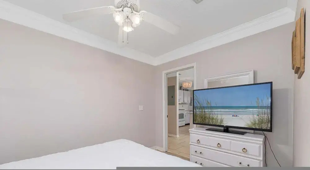 Seaside Haven Stylish Condo 3 Pools New Rental