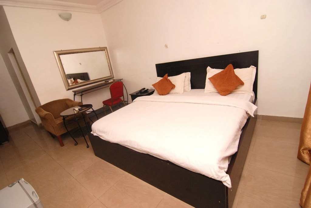 Silverland Hotel and Suites