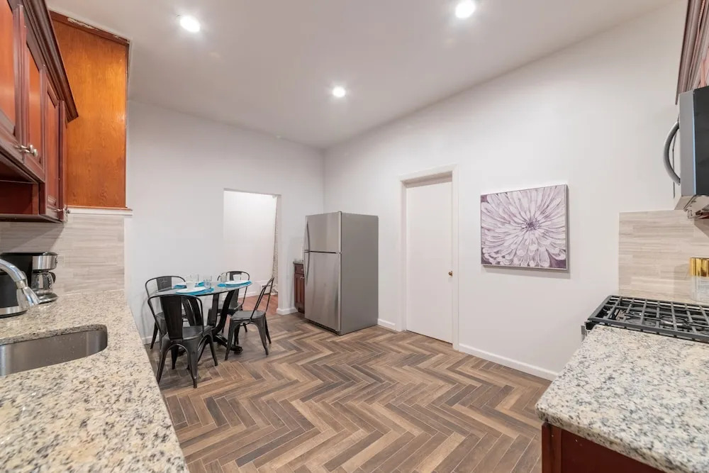 Jersey City, 323 Summit Ave - 2 Br Apts