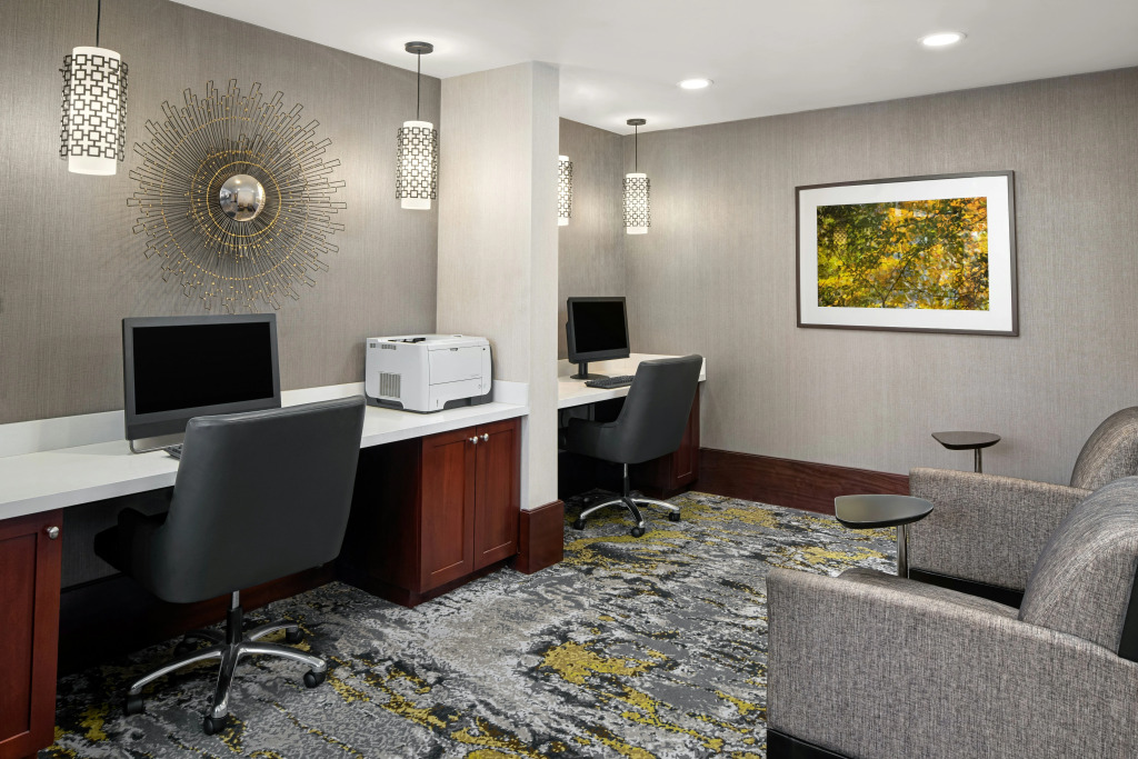 DoubleTree Suites by Hilton Charlotte/SouthPark