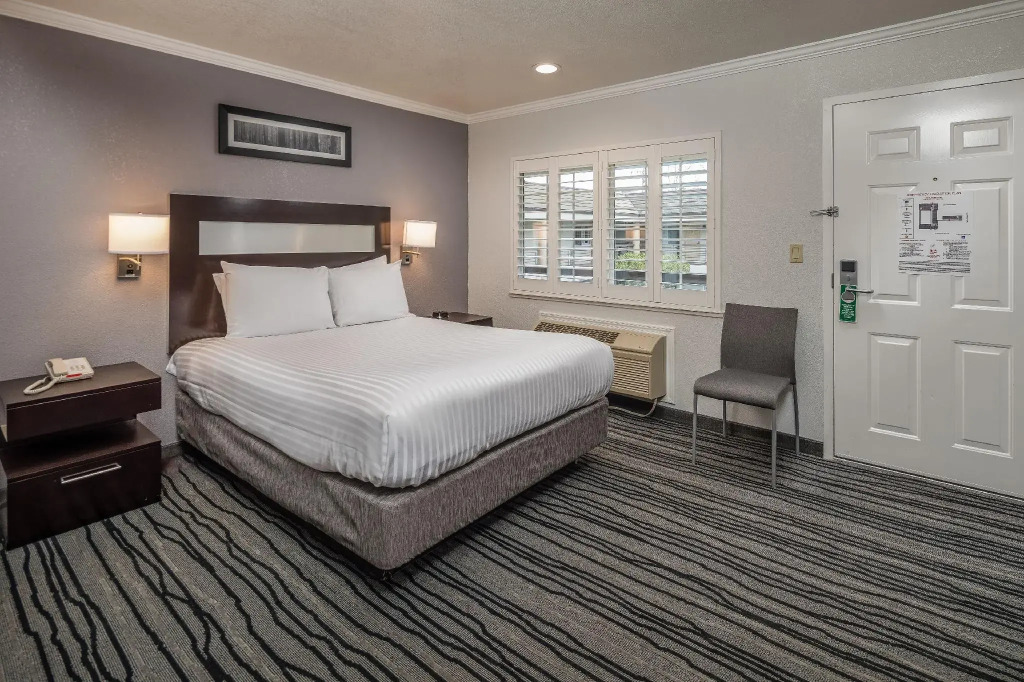 Redwood Creek Inn