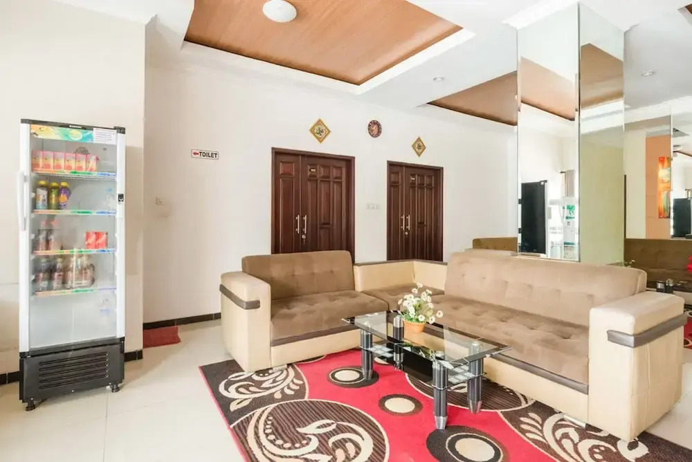 Hasanah Guest House Gajayana by Reddoorz