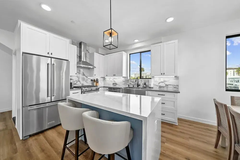 Rooftop Home With Ocean View Private Parking