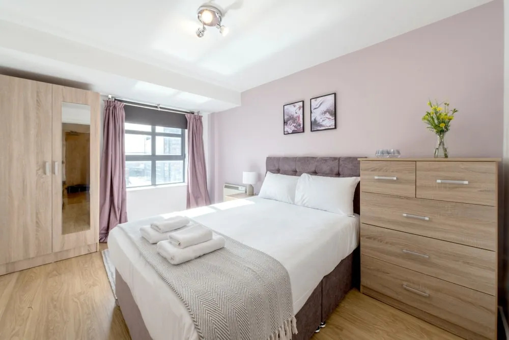 Modern 2 Bedroom Apartment Near Manchester Piccadilly