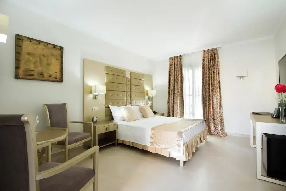 Отель BlueSea Alborán Adults Only