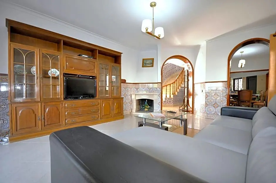 Private Pool Villa Walking Distance to Local Amenities