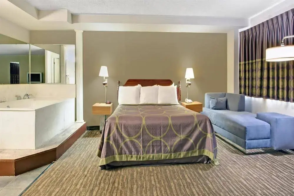 Super 8 Dallas Love Field Market Center