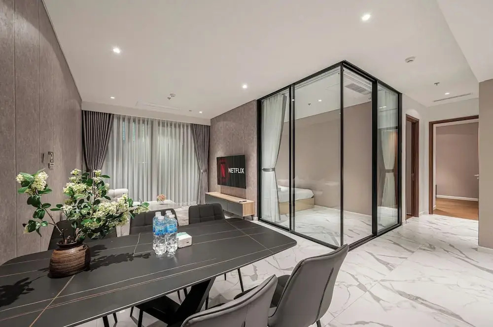 Nice Apartments at Metropole Thu Thiem