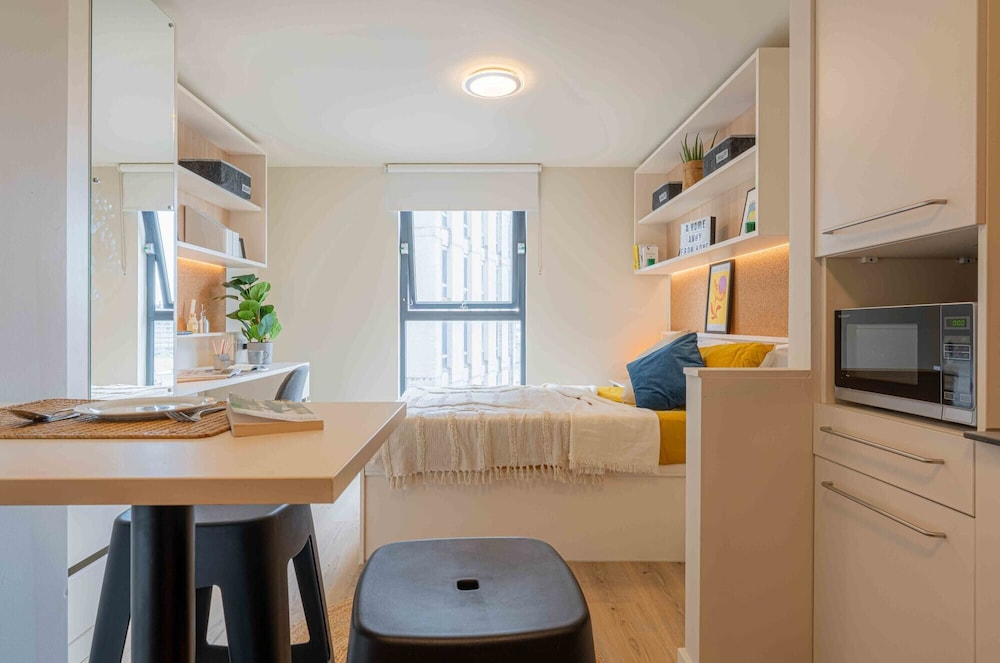 For Students Only - iQ Bristol by Bus Station and 15 Min to Uni