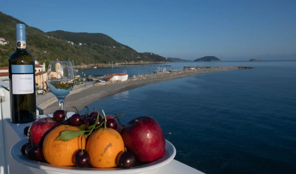 Flisvos Beachfront Apartments