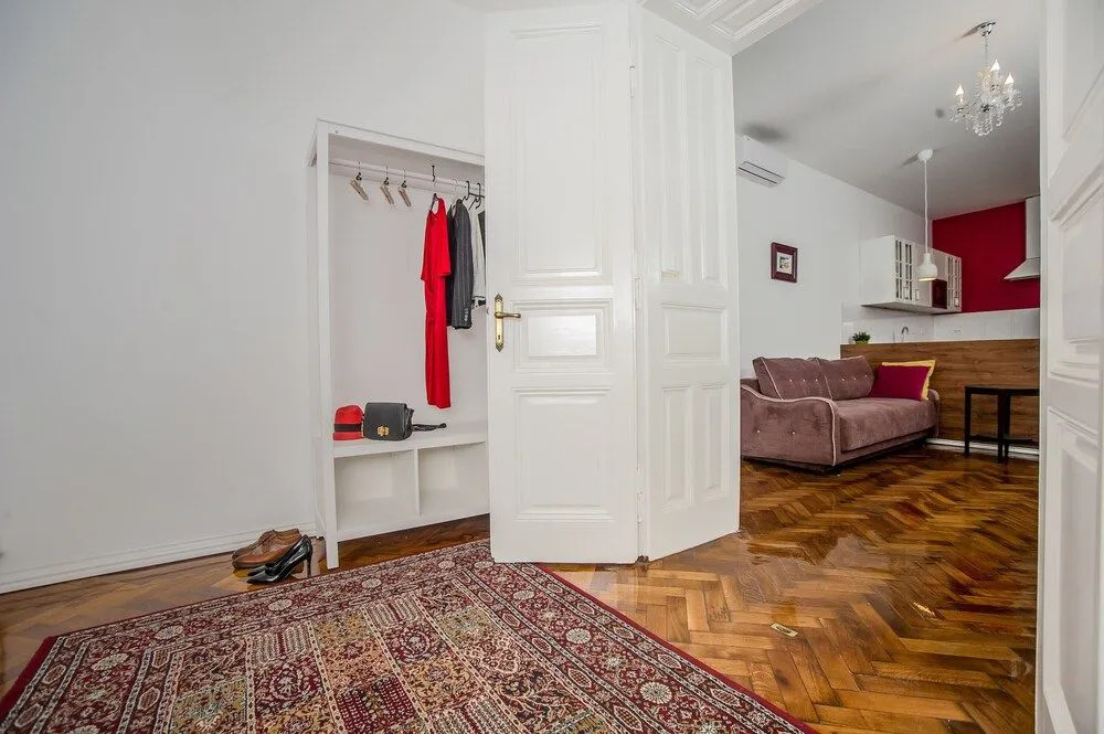 Crown Apartments