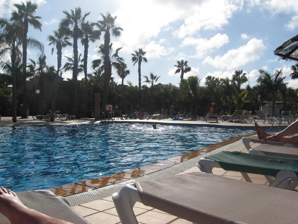 Sunny, Cosy Apartment on Ist Floor of Holiday Complex