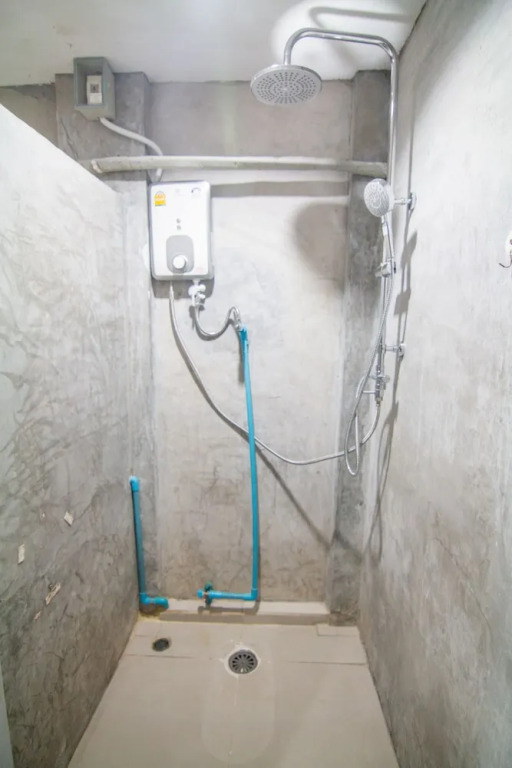 VR Hostel