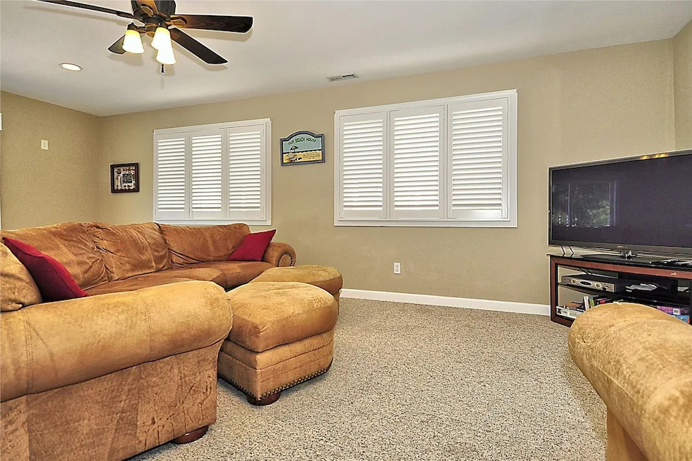 212 Maplewood Street Bethany by Long & Foster